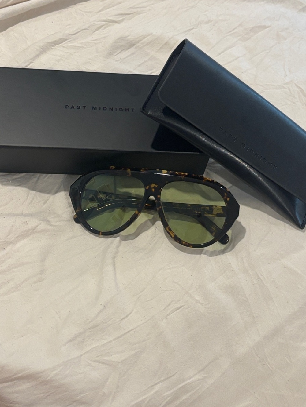 The Icon Sunglasses in Tortoise - Picture 4 of 4